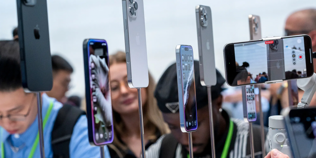 Apple: Πόσο κοντά είναι τα iPhone των 2.000 δολαρίων; Apple: Πόσο κοντά είναι τα iPhone των 2.000 δολαρίων;
