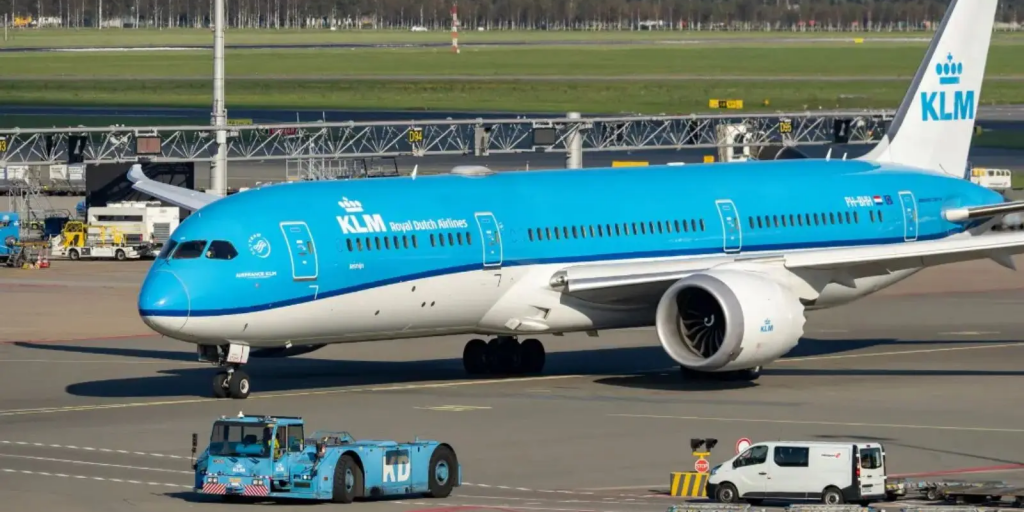KLM: Ακυρώνει 100 πτήσεις στο αεροδρόμιο Σίπχολ λόγω απεργίας προσωπικού