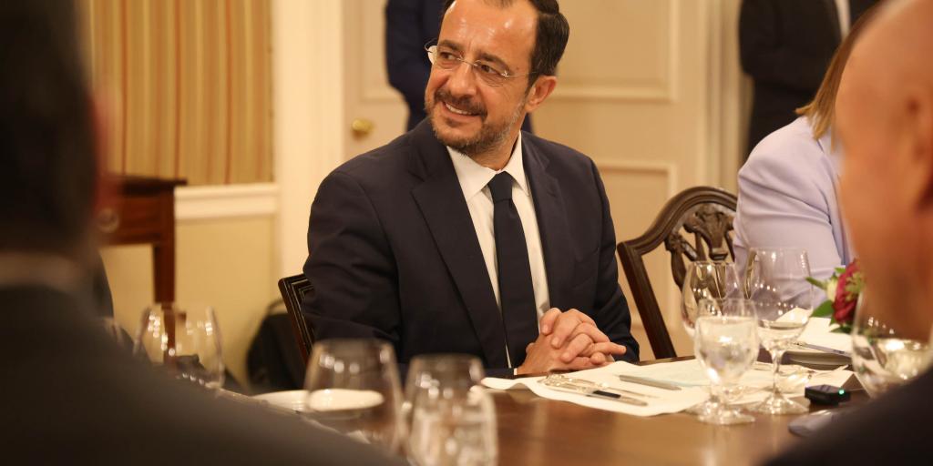 Λετυμπιώτης: Στο Τορόντο ο ΠτΔ προέβαλε τα πλεονεκτήματα της κυπριακής οικονομίας Λετυμπιώτης: Στο Τορόντο ο ΠτΔ προέβαλε τα πλεονεκτήματα της κυπριακής οικονομίας