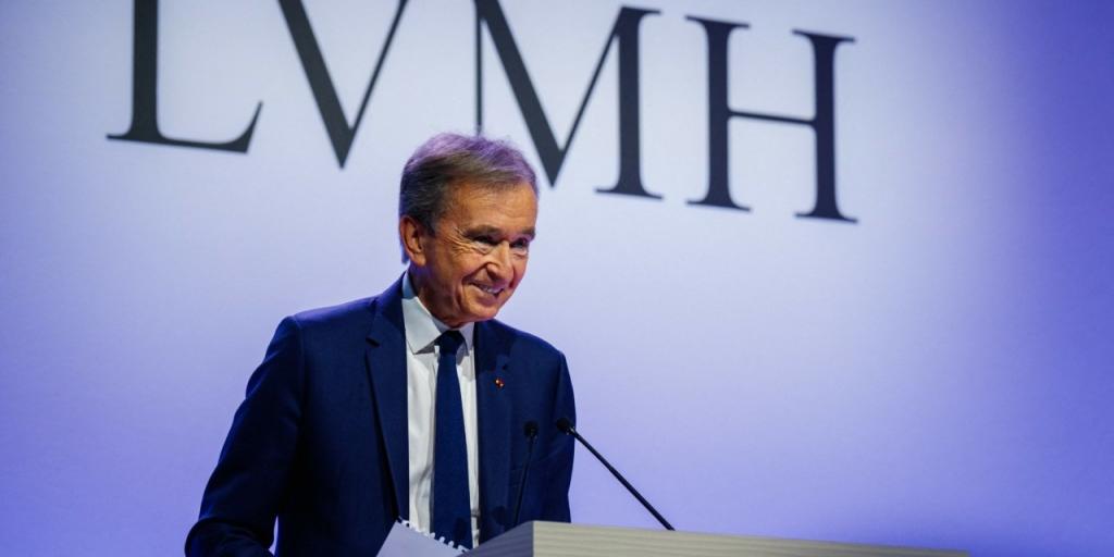 Μπερνάρ Αρνό: Ο φόρος στους πλούσιους θα καταστρέψει την οικονομία Μπερνάρ Αρνό: Ο φόρος στους πλούσιους θα καταστρέψει την οικονομία