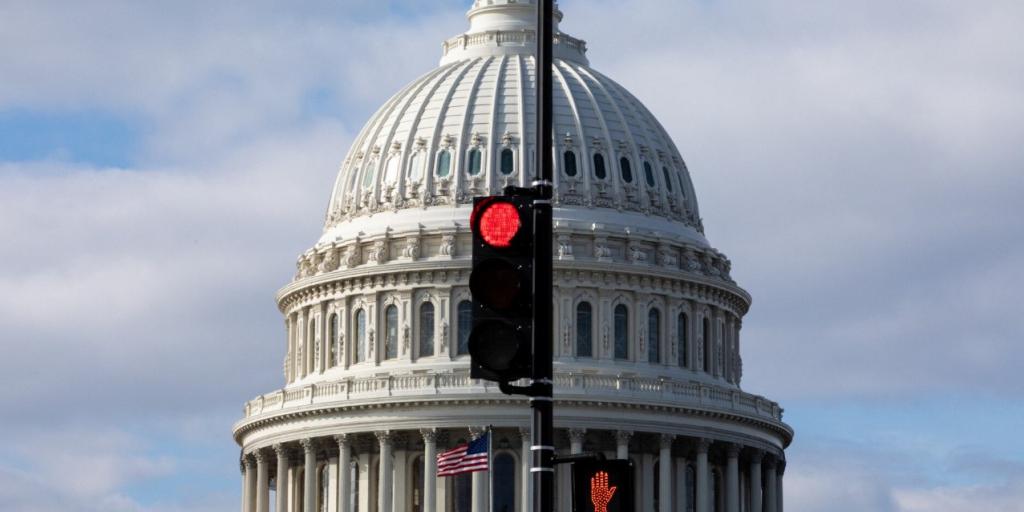 Μαζικές απολύσεις ενόψει – Το shutdown παραλύει την Αμερική Μαζικές απολύσεις ενόψει – Το shutdown παραλύει την Αμερική