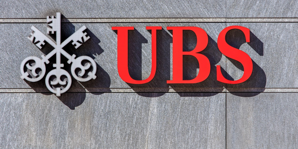 UBS: Οι λόγοι για το νέο ανοδικό κύμα στις μετοχές – Τι προβλέπει για χρυσό και ομόλογα