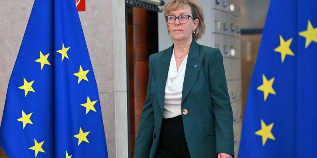 ΕΕ: Η Επίτροπος Οικονομικών απειλεί με μέτρα κατά των κρατών που ευνοούν τους ισχυρούς ΕΕ: Η Επίτροπος Οικονομικών απειλεί με μέτρα κατά των κρατών που ευνοούν τους ισχυρούς