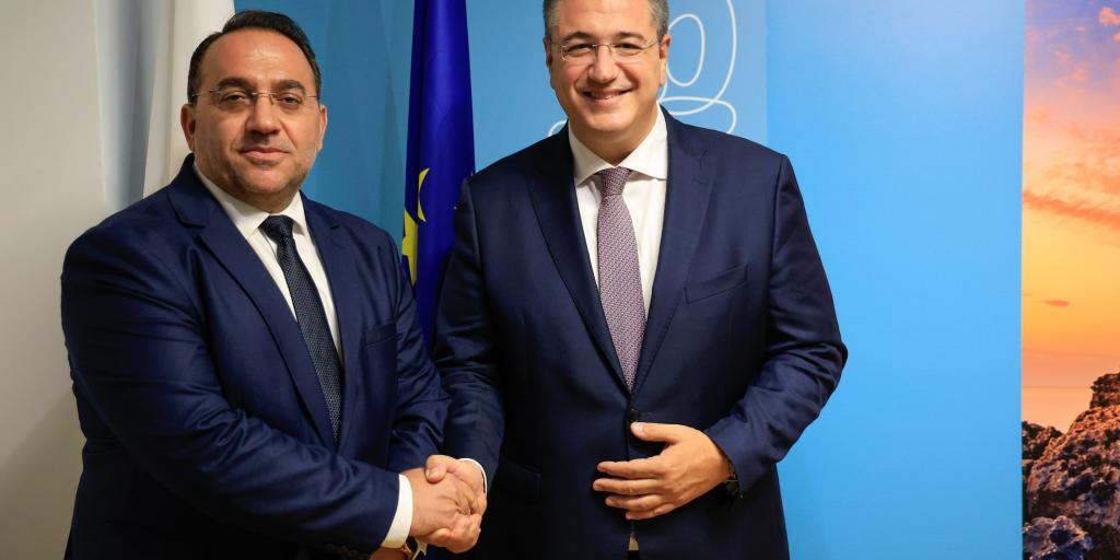 Συνάντηση Κ. Κουμή με τον Ευρωπαίο Επίτροπο Τζιτζικώστα για τη νέα Ευρωπαϊκή Στρατηγική Τουρισμού Συνάντηση Κ. Κουμή με τον Ευρωπαίο Επίτροπο Τζιτζικώστα για τη νέα Ευρωπαϊκή Στρατηγική Τουρισμού