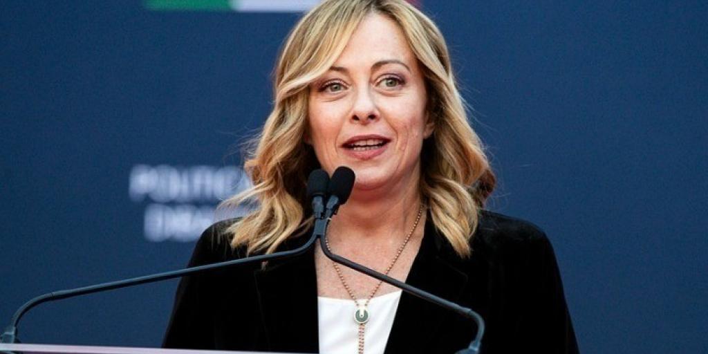 Η Μελόνι επαναφέρει τη φορολόγηση των τραπεζών για να στηρίξει τον ιταλικό προϋπολογισμό