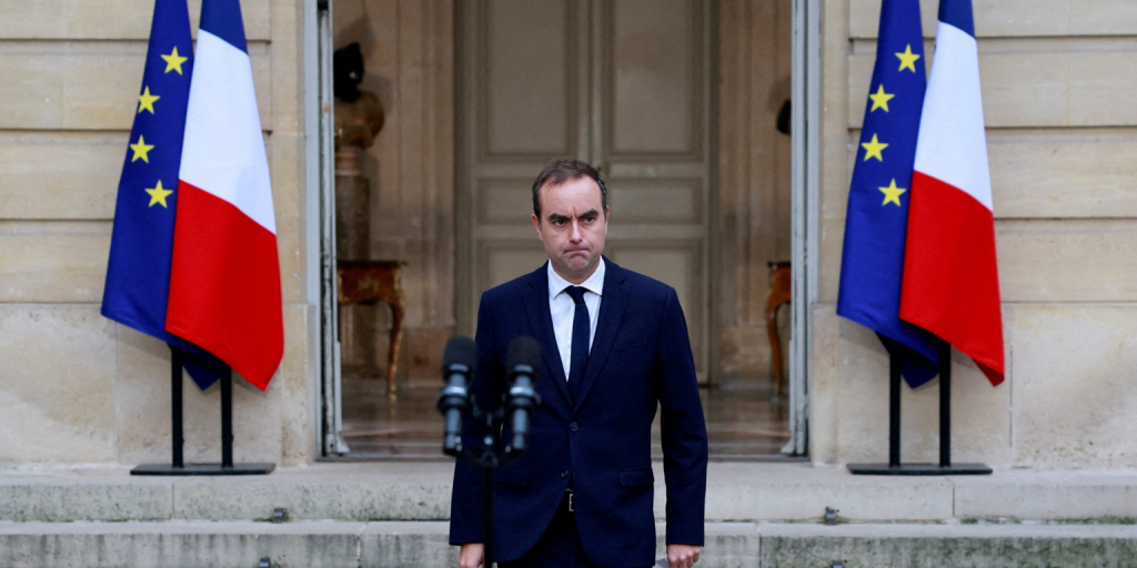 Λεκορνί: «Όλοι θέλουν να βρεθεί λύση για τον προϋπολογισμό» – Συνάντηση το βράδυ με τον Μακρόν Λεκορνί: «Όλοι θέλουν να βρεθεί λύση για τον προϋπολογισμό» – Συνάντηση το βράδυ με τον Μακρόν