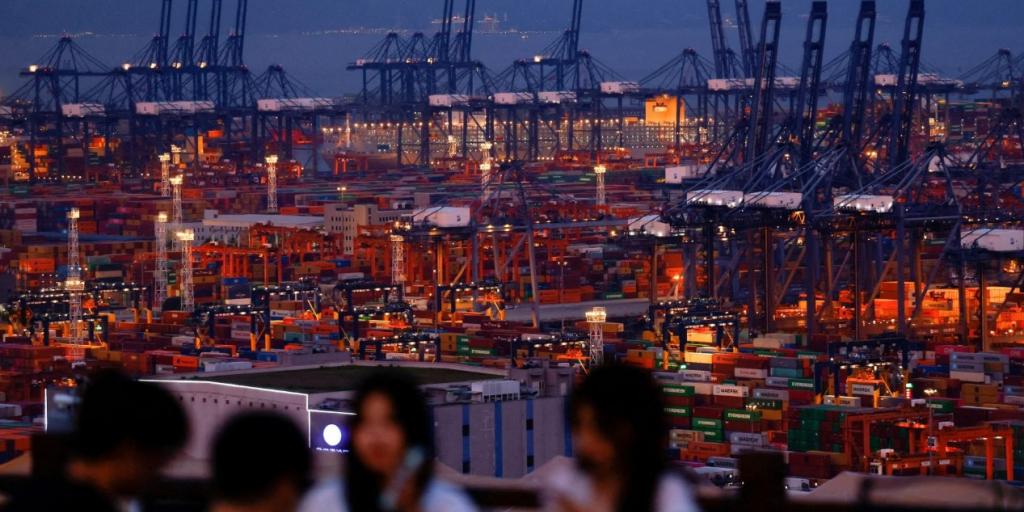 Λιμενικά τέλη σε αμερικανικών συμφερόντων πλοία ανακοίνωσε η Κίνα