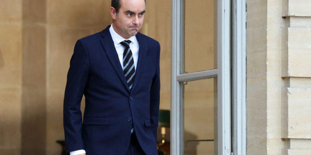 Γαλλία: Το κρίσιμο Σαββατοκύριακο του Λεκορνί Γαλλία: Το κρίσιμο Σαββατοκύριακο του Λεκορνί
