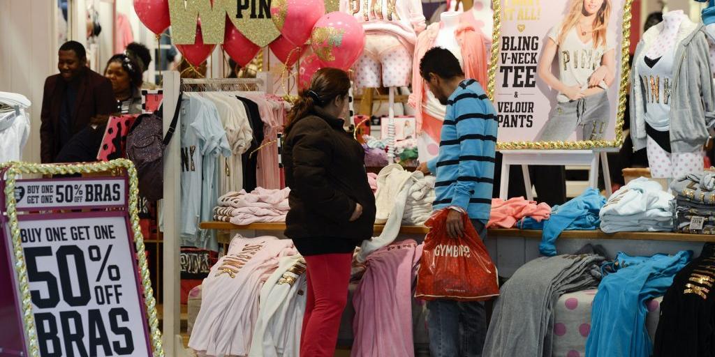 Δασμοί Τραμπ: Τη λυπητερή θα επωμιστούν δυσανάλογα οι Αμερικανοί – Τι θα πληρώσουν οι επιχειρήσεις