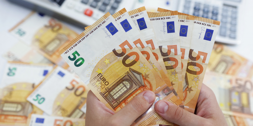 Στις €2.483 οι μέσες απολαβές το 2024 αυξημένες κατά 5,1% – Στα €1.881 ανήλθε ο διάμεσος Στις €2.483 οι μέσες απολαβές το 2024 αυξημένες κατά 5,1% – Στα €1.881 ανήλθε ο διάμεσος