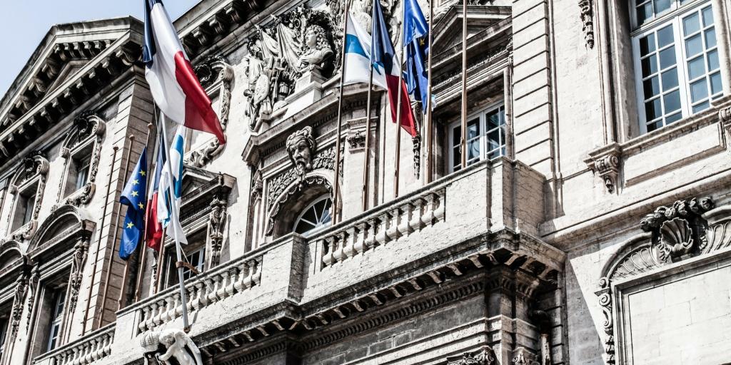 Η S&P ρίχνει τη Γαλλία στο A+ λόγω χρέους – Απρόσμενη υποβάθμιση εν μέσω πολιτικής αστάθειας Η S&P ρίχνει τη Γαλλία στο A+ λόγω χρέους – Απρόσμενη υποβάθμιση εν μέσω πολιτικής αστάθειας