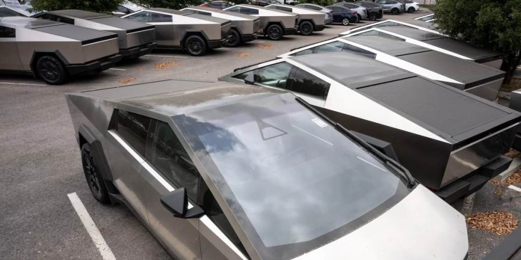Η Tesla ανακαλεί χιλιάδες Cybertruck – Το πρόβλημα με τα φώτα Η Tesla ανακαλεί χιλιάδες Cybertruck – Το πρόβλημα με τα φώτα
