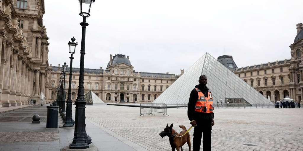 Λούβρο: Πόσο αξίζουν πραγματικά τα κλεμμένα βασιλικά κοσμήματα