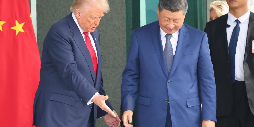 Πού υποχώρησε ο Τραμπ απέναντι στον Σι – Οι δασμοί, τα οπιοειδή, το TikTok και οι υποσχέσεις Πού υποχώρησε ο Τραμπ απέναντι στον Σι – Οι δασμοί, τα οπιοειδή, το TikTok και οι υποσχέσεις