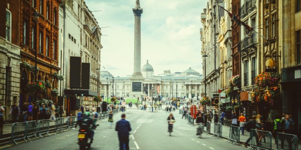 Βρετανία: Ο μέσος εργαζόμενος χρειάζεται 52 χρόνια αποταμίευσης για να θεωρηθεί πλούσιος