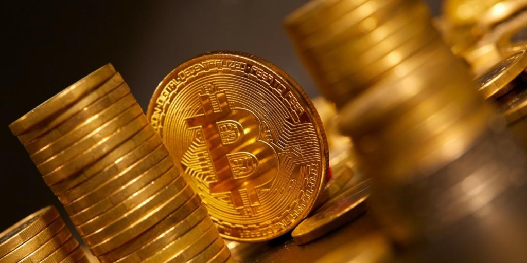 Bitcoin: Νέα πτώση κάτω από τα 5.000 μετά το σοκ ρευστοποιήσεων