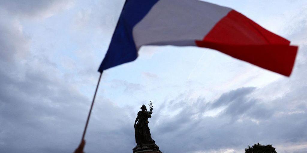 Γαλλία: Παράταση χρόνου δίνουν οι Σοσιαλιστές στον Λεκορνί