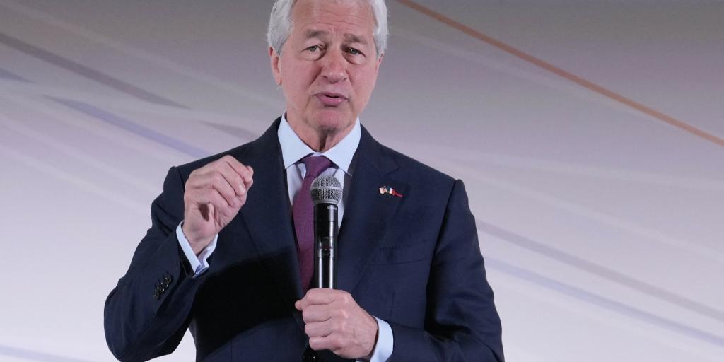 Ντάιμον: Καμία μείωση προσωπικού στην JPMorgan λόγω AI