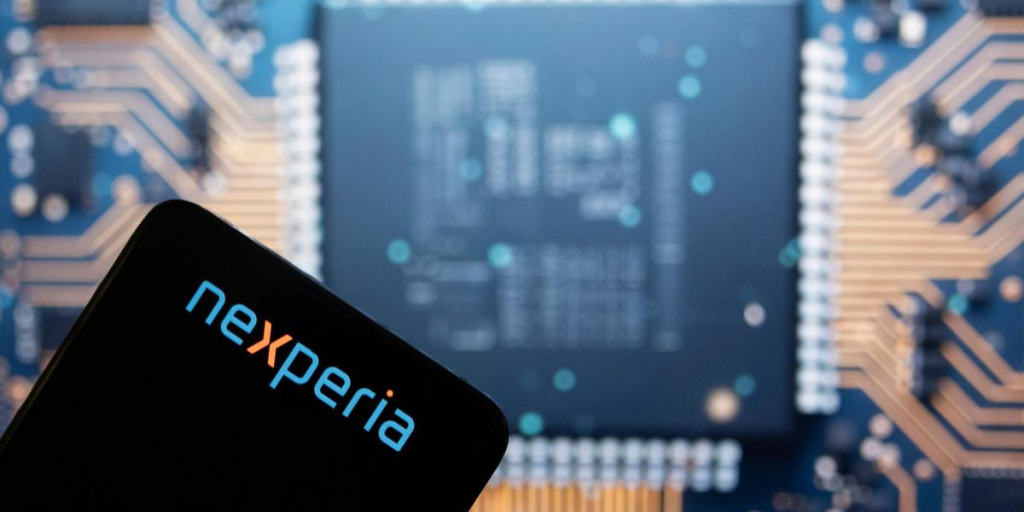 Τα τσιπ ξαναρρέουν και η μετοχή της Nexperia «τσιμπάει»