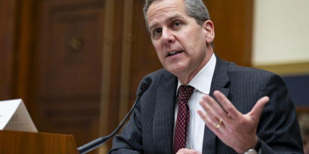 Μπαρ (Fed): Η AI θα μεταμορφώσει τις οικονομίες, αν και τα αποτελέσματα θα ποικίλουν