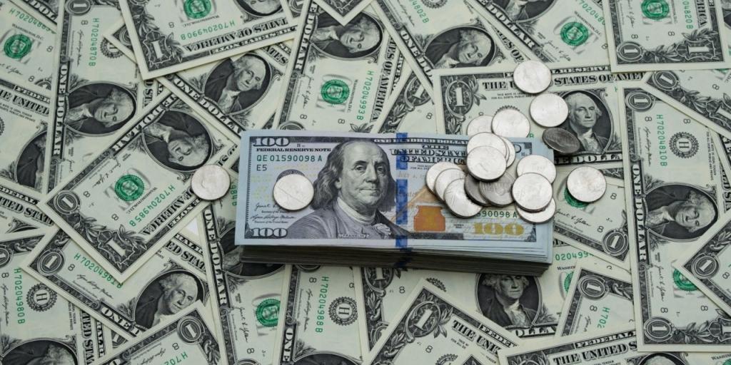 Γιατί το carry trade του δολαρίου γίνεται και πάλι ανάρπαστο