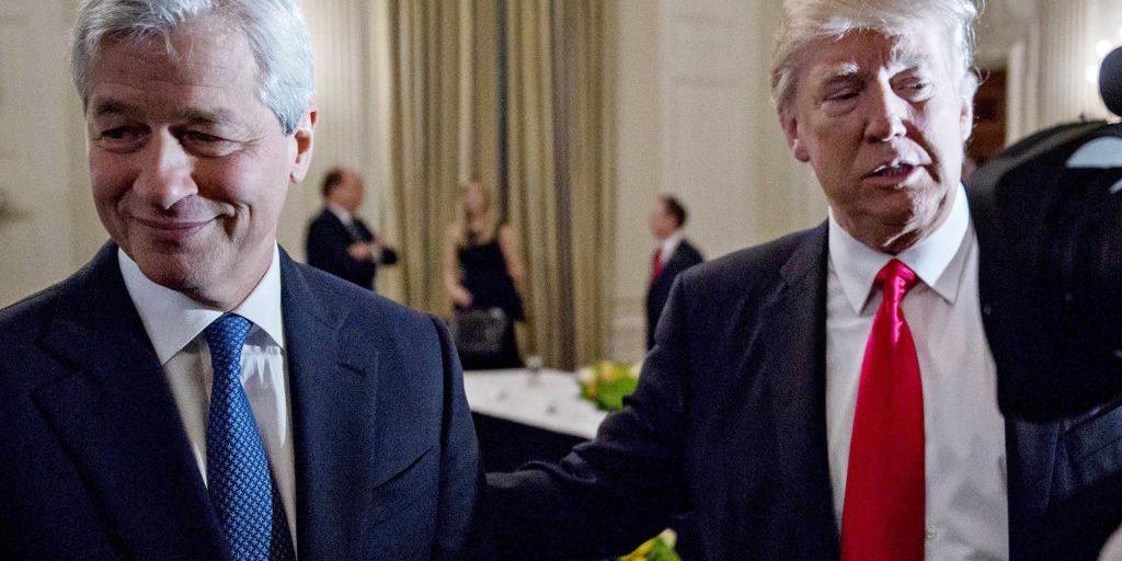 Τραμπ: Καλεί σε… δείπνο τον Ντίμον της JPMorgan και στελέχη της Wall Street