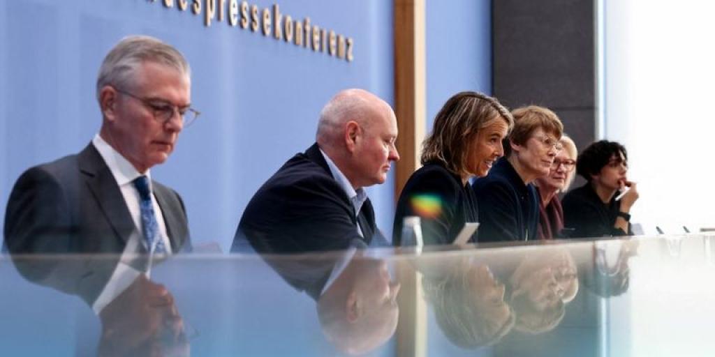 DW: «Mισογεμάτο» ποτήρι για τη γερμανική οικονομία