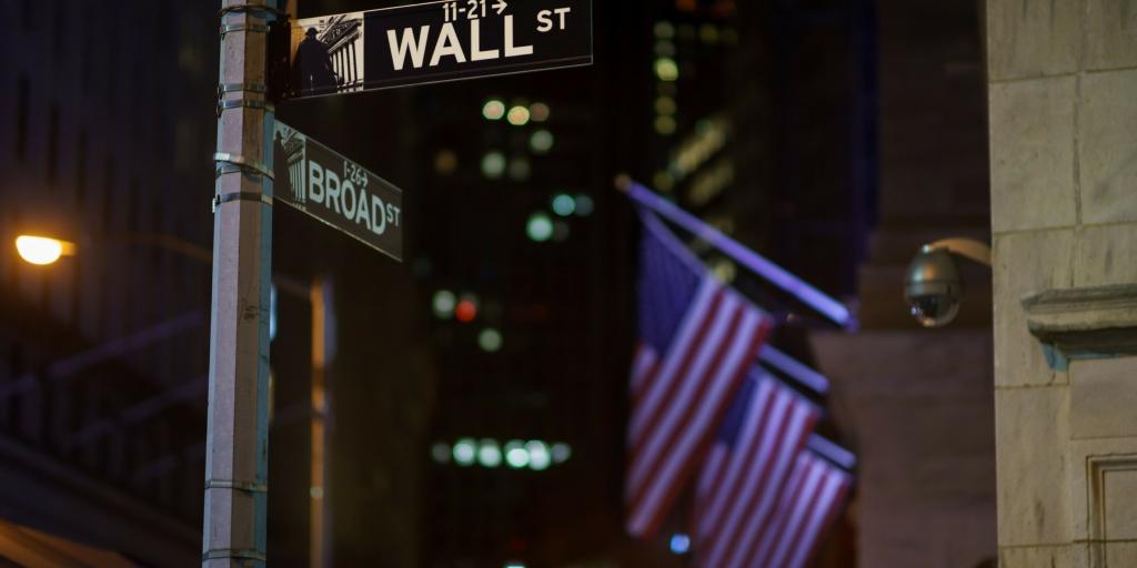 Σε περιδίνηση η Wall Street – Νέο «κύμα» ρευστοποιήσεων στον τεχνολογικό κλάδο