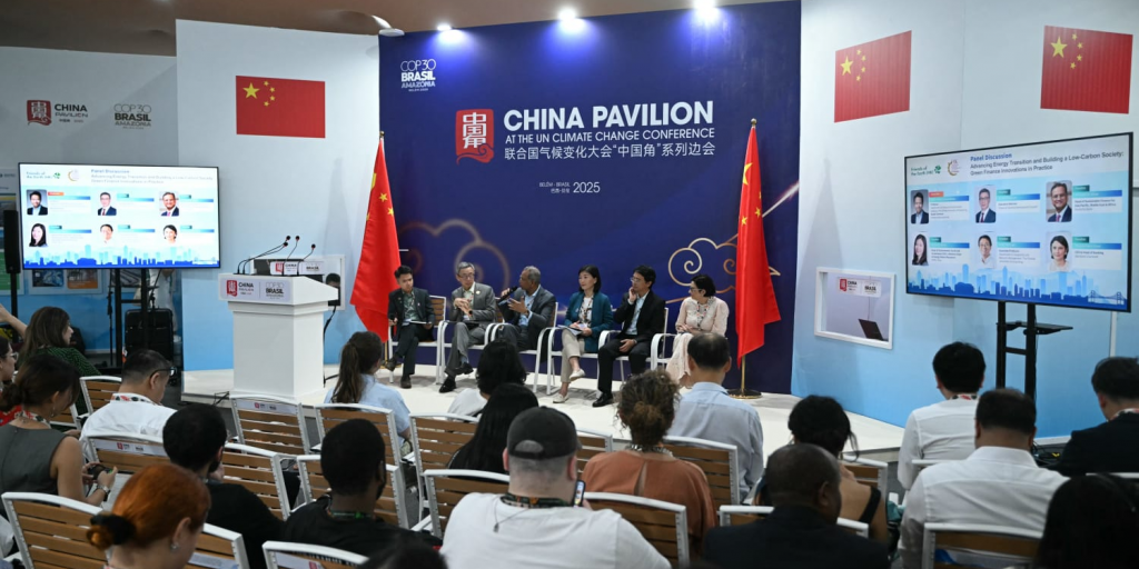 Η Κίνα γεμίζει το κενό των ΗΠΑ στην COP30