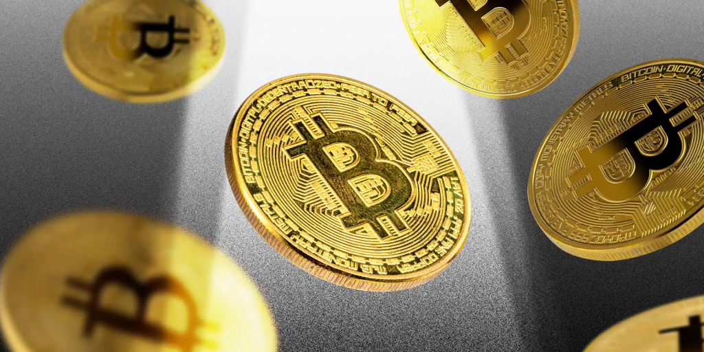 Το sell-off του bitcoin από μακροπρόθεσμους επενδυτές ανησυχεί τους αναλυτές