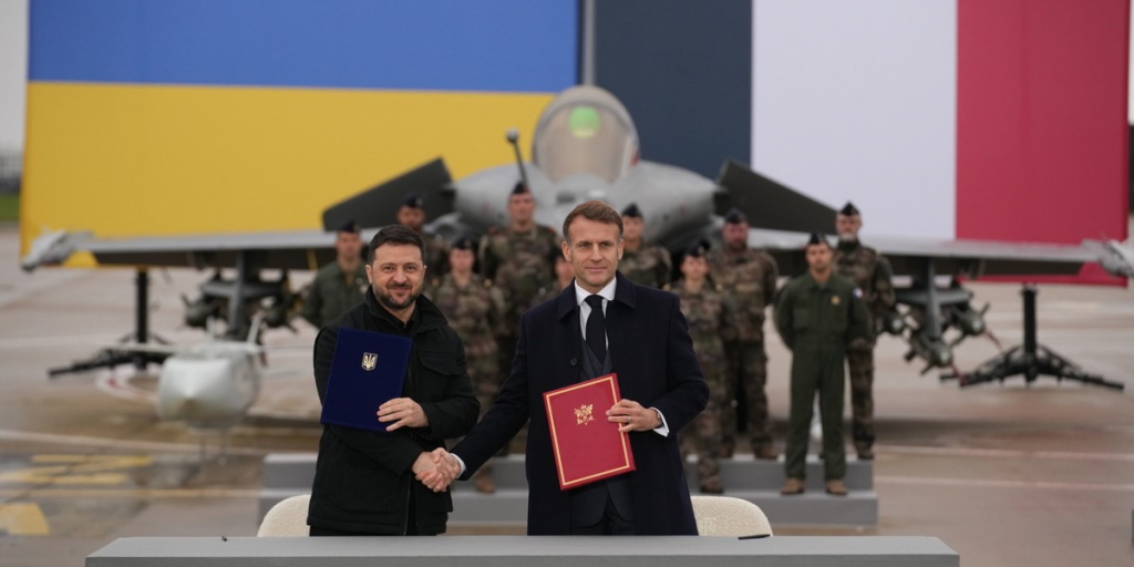 Μακρόν-Ζελένσκι: Έπεσαν οι υπογραφές για μελλοντική προμήθεια έως 100 Rafale στην Ουκρανία