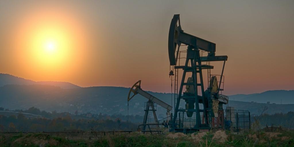 Πετρέλαιο: Πτώση στις τιμές μετά την άνοδο των αμερικανικών αποθεμάτων και εν μέσω κυρώσεων στη Ρωσία