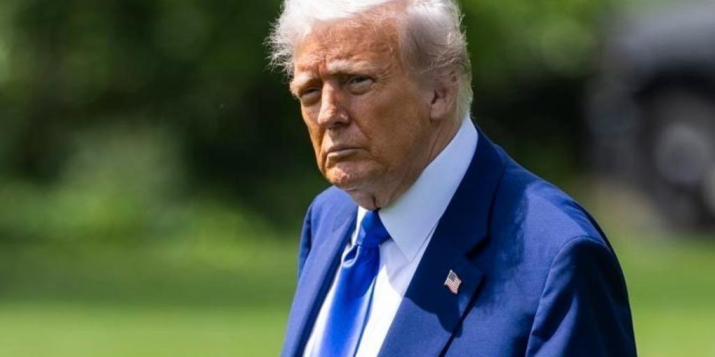 Στη δημοσιότητα εντός 30 ημερών ο φάκελος Επστάιν – Υπέγραψε τον νόμο ο Τραμπ