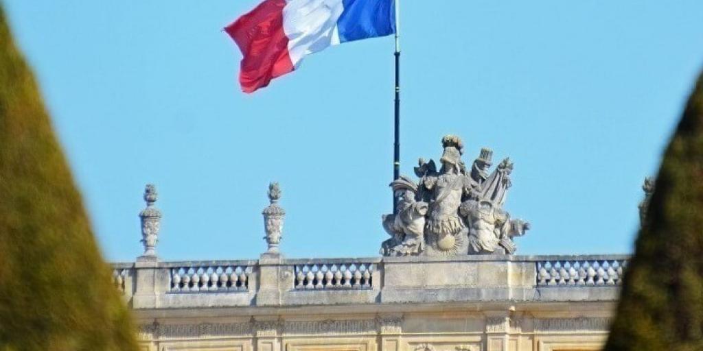 Γαλλία: Σε εύθραυστη ισορροπία η οικονομία – Οι υπηρεσίες «φρενάρουν» την ύφεση