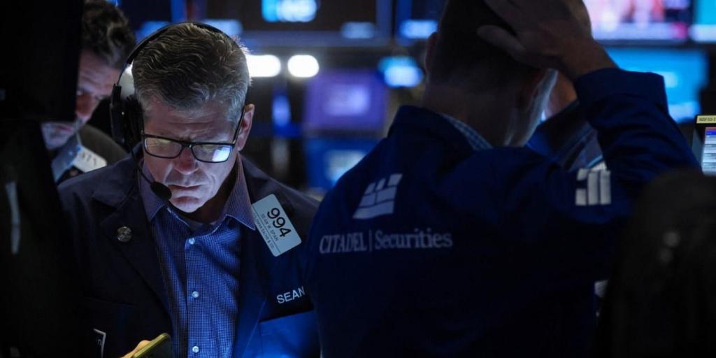 Χρηματιστήρια: Από την ευφορία στη μοιρολατρία – Η πιο σκοτεινή καμπή και πού οδηγεί