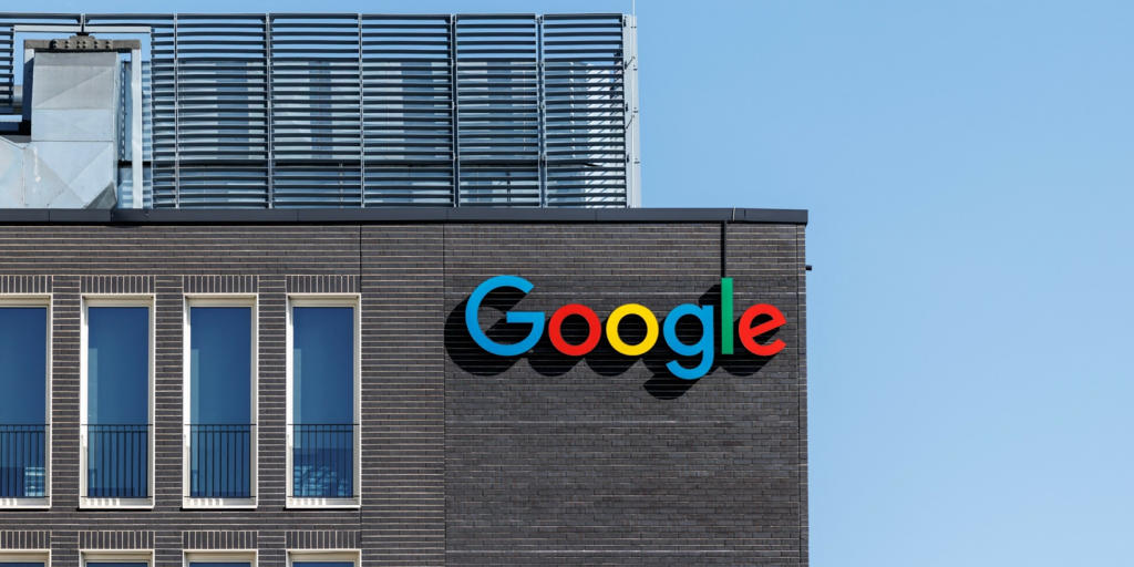 Μία ανάσα από το αστρονομικό ποσό των  τρισ. η αξία της Alphabet – Ώθηση από την AI