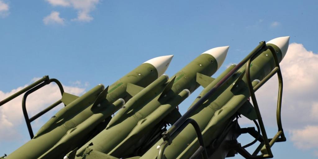 SIPRI: Θησαυρίζει η βιομηχανία όπλων: Νέο ρεκόρ πωλήσεων – Θεαματική αύξηση για την Τσεχία