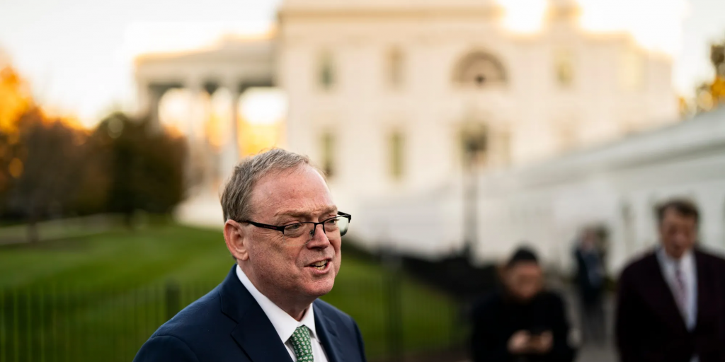 Κέβιν Χάσετ: Δηλώνει φαβορί για νέος πρόεδρος της Fed – Οι αγορές δείχνουν έτοιμες για την επιλογή Τραμπ