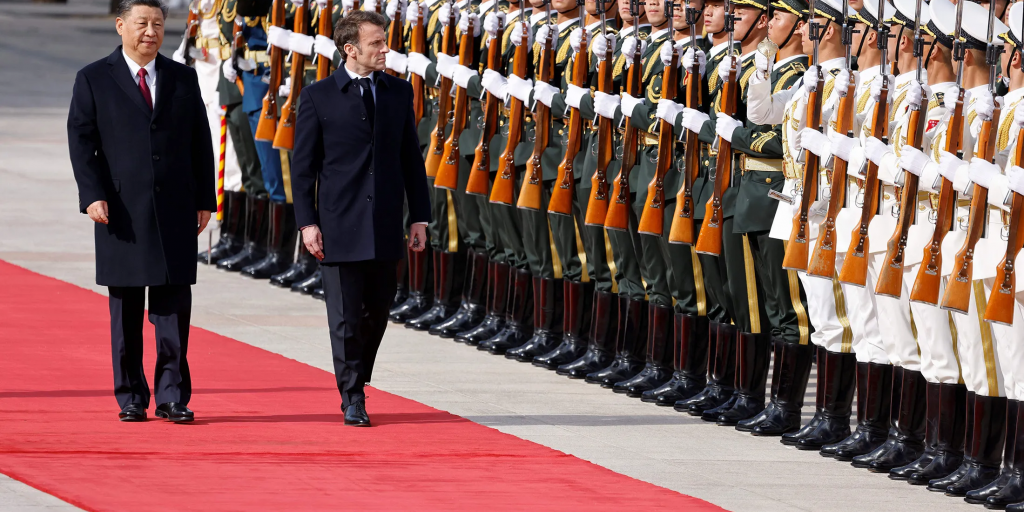 Στο Πεκίνο ο Μακρόν: Η ατζέντα στις συναντήσεις με τον Σι Τζινπίνγκ