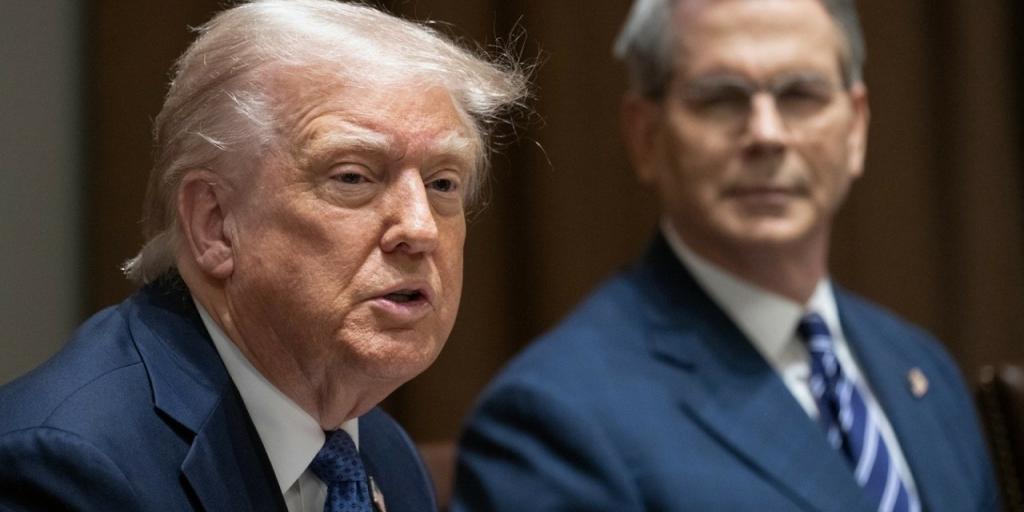 Τραμπ: Φέρεται να ετοιμάζει τον Μπέσεντ για την ηγεσία του Εθνικού Οικονομικού Συμβουλίου των ΗΠΑ