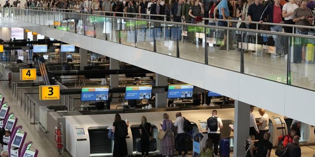 Οι ΗΠΑ επεκτείνουν τον κατάλογο κρατών στα οποία επιβάλλουν ταξιδιωτική απαγόρευση