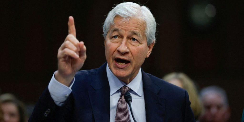 Καμπανάκι Ντίμον – Η Ευρώπη έχει ένα «σοβαρό πρόβλημα»