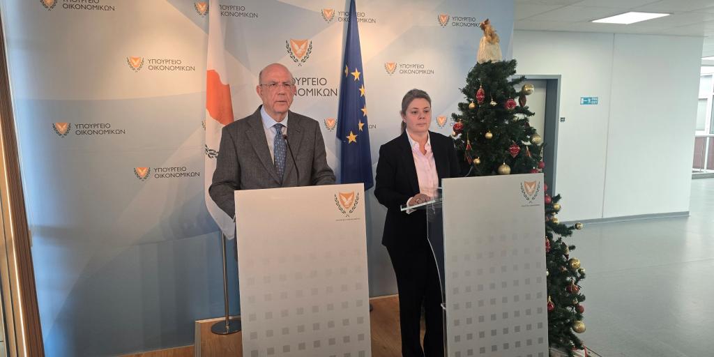 Πράσινο στη Βουλή από τον ΥΠΟΙΚ για αύξηση αφορολόγητου – Κλείδωσε και το τέλος του τέλους χαρτοσήμου