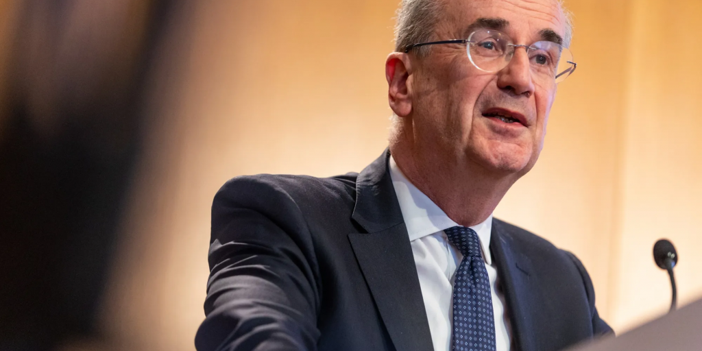 Βιλερουά ντε Γκαλό: Κανένας λόγος για αύξηση των επιτοκίων στην επόμενη συνεδρίαση της ΕΚΤ