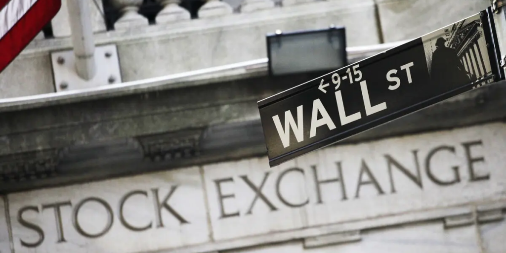 Wall Street: «Βήμα σημειωτόν» πριν τη Fed – Νέα μείωση επιτοκίων, αλλά τι έρχεται μετά;