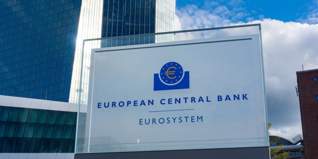 Τέλος οι μειώσεις επιτοκίων για την ΕΚΤ; Τι δείχνουν οι νέες προβλέψεις