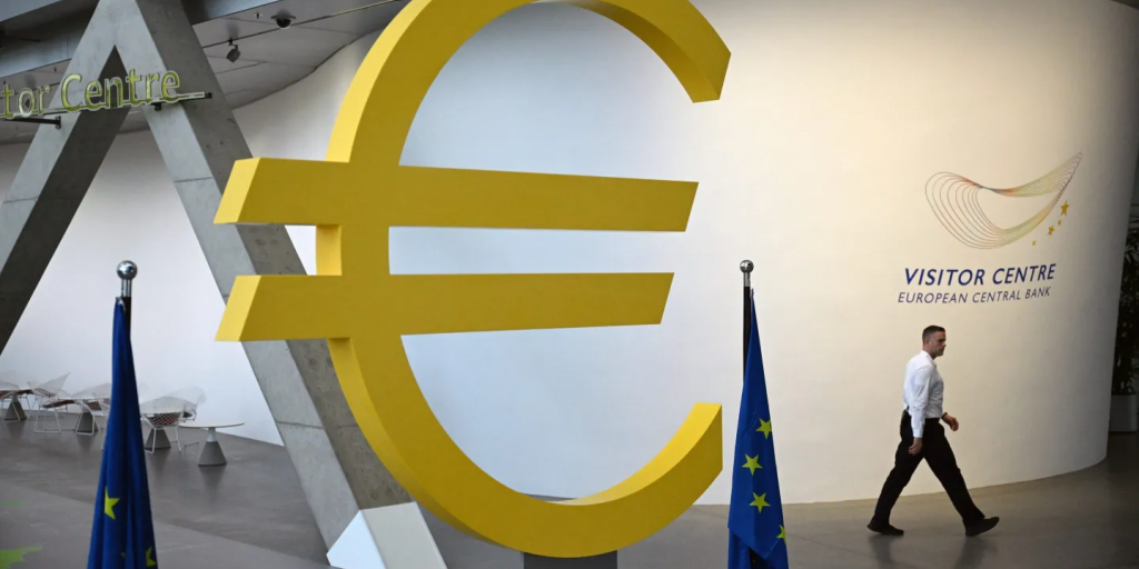 Εκτιμήσεις για σταθερά επιτόκια της ΕΚΤ στο 2% όλο το επόμενο έτος