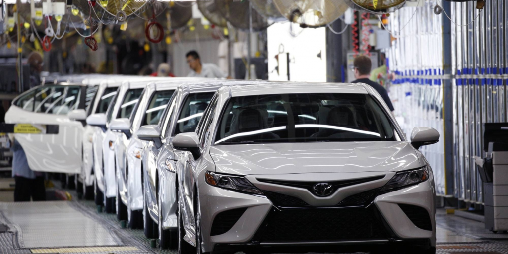 &Gamma;&iota;&alpha;&tau;ί &eta; Toyota &theta;&alpha; &pi;&omicron;&upsilon;&lambda;ά made-in-America &alpha;&upsilon;&tau;&omicron;&kappa;ί&nu;&eta;&tau;&alpha; &mu;έ&sigma;&alpha; &sigma;&tau;&eta;&nu; ί&delta;&iota;&alpha; &tau;&eta;&sigmaf; &tau;&eta; &chi;ώ&rho;&alpha;