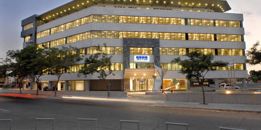 &Eta; KPMG &mu;&epsilon;&tau;&alpha;&beta;&iota;&beta;ά&zeta;&epsilon;&iota; &tau;&alpha; &kappa;&tau;ί&rho;&iota;ά &tau;&eta;&sigmaf; &sigma;&epsilon; &Lambda;&epsilon;&upsilon;&kappa;&omega;&sigma;ί&alpha; &kappa;&alpha;&iota; &Lambda;&epsilon;&mu;&epsilon;&sigma;ό