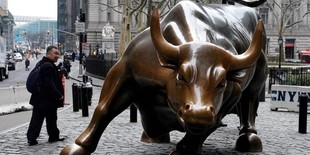 &Gamma;&iota;&alpha;&tau;ί &omicron;&iota; &tau;&alpha;ύ&rho;&omicron;&iota; &sigma;&tau;&eta; Wall Street &tau;&omicron; 2026 &mu;&pi;&omicron;&rho;&epsilon;ί &nu;&alpha; &epsilon;ί&nu;&alpha;&iota; &pi;&eta;&gamma;ή &alpha;&nu;&eta;&sigma;&upsilon;&chi;ί&alpha;&sigmaf;